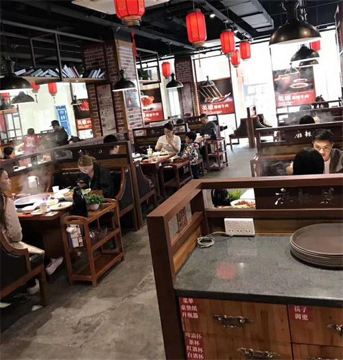 麻辣英雄重慶老火鍋湛江店 火鍋桌海德利定做
