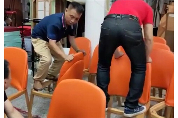 一摸二坐三踩，讓海德利的每一件產(chǎn)品都經(jīng)得起最苛刻的質(zhì)量檢測(cè)
