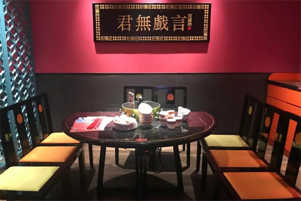 把“戲鳳記”豬肚雞打造成國潮餐飲品牌，海德利餐桌椅上演了一出好戲